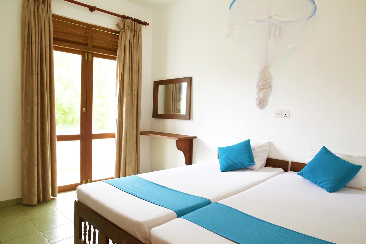 Beach Inns Holiday Resort Matara Extérieur photo